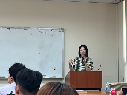 陳珮綺副教授強調，研究者不能僅依賴容易產生主觀偏差的自我報告問卷（Self-Report），而應該盡可能結合實際的消費者行為，像是透過實地觀察等方式完善研究。